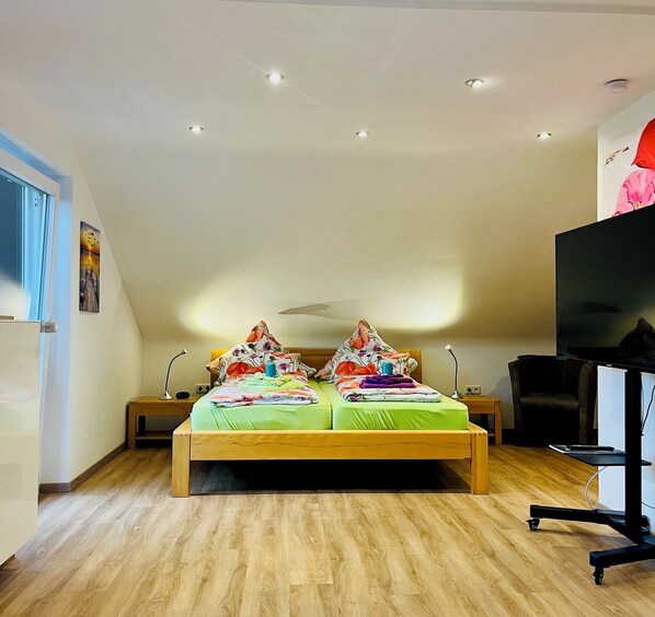 1 bedroom, in-room safe, free WiFi, bed sheets