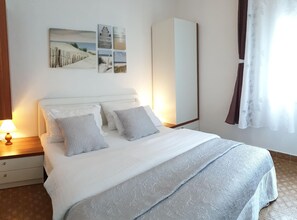 4 chambres, fer et planche à repasser, Internet gratuit