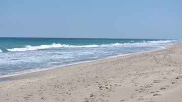 靠近海滩