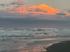 Beach nearby - Riverfront Luxury Hideaway (Sebastian)