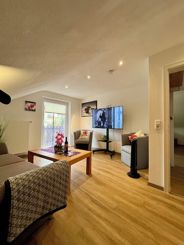 Gemütliche 2-zimmer WHG mit Balkon /parkplatz Ost/ Halbinsel Höri /bodensee