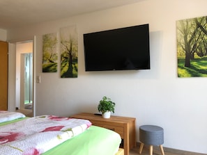 1 makuuhuone, tallelokero huoneessa, ilmainen Wi-Fi, vuodevaatteet