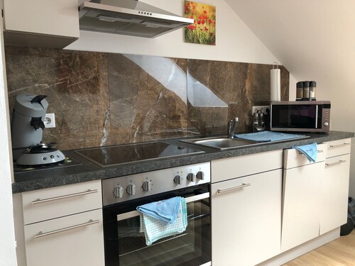 Gemütliche 2-zimmer WHG mit Balkon /parkplatz Ost/ Halbinsel Höri /bodensee