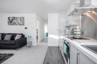 Elthorne Luxury Apartments EL3