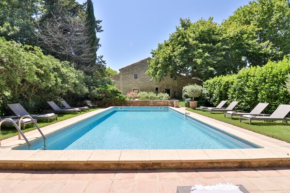 Alberca al aire libre 