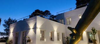 Villa Carrousel - soundsystem + decks included - best views