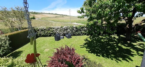 Gite L'orée de Nuitsmaison+espace Jeux/détente