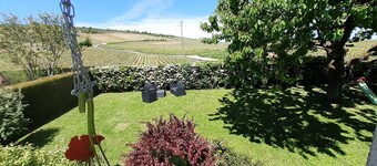 Gite L'orée de Nuitsmaison+espace Jeux/détente