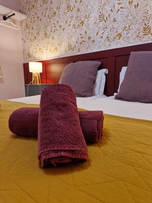 2 bedrooms, iron/ironing board, travel crib, free WiFi - Gite L'orée de Nuitsmaison+espace Jeux/détente (Nuits-Saint-Georges)