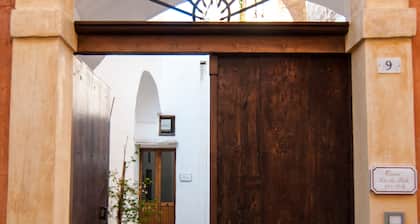 Villa Palazzo del Diavolo: Il Patio e le Terrazze, WiFi, AC, TouristPersonalAdvisor