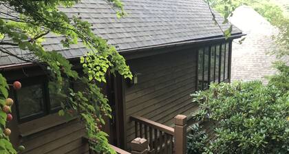 BEAUTIFUL GUEST HOUSE NEAR THE SMOKEY MOUNTAINS. PROPERY IS FOR VACATION.