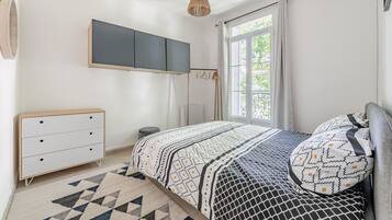 2 bedrooms, iron/ironing board, free WiFi