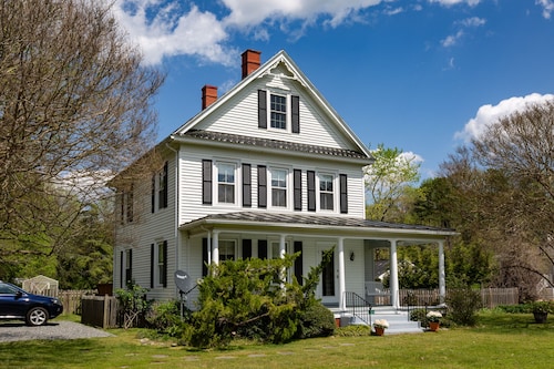 Irvington Country Getaway House