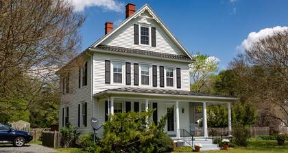 Irvington Country Getaway House