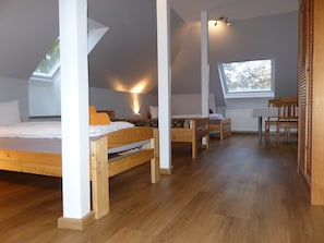 Economy Triple Room