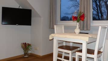 Double Room | Free WiFi, bed sheets
