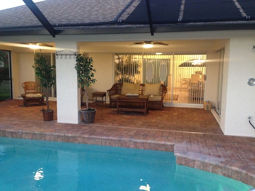 Beautiful Pool with Lake View Vacation Home