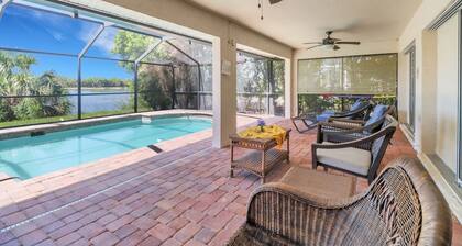 Beautiful Pool with Lake View Vacation Home