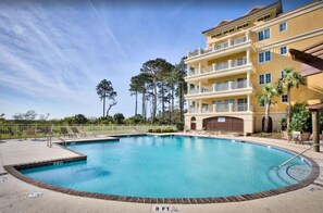 Pool - Sandy Feet Retreat-Penthouse- Included Golf Cart (Daufuskie Island)