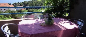 Holiday apartment Jelsa for 1 - 4 persons with 2 bedrooms - Farmhouse
