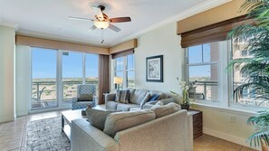 Téléviseur à écran plat, imprimante