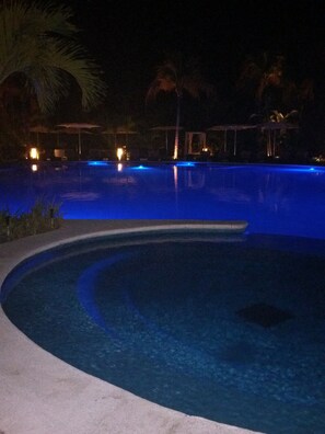 Outdoor pool, a heated pool