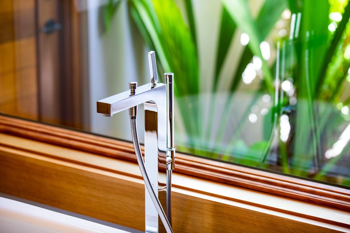 Laule'a 5: Luxury Home w/ Infinity Pool, Spa & Stunning Views - Photo 18