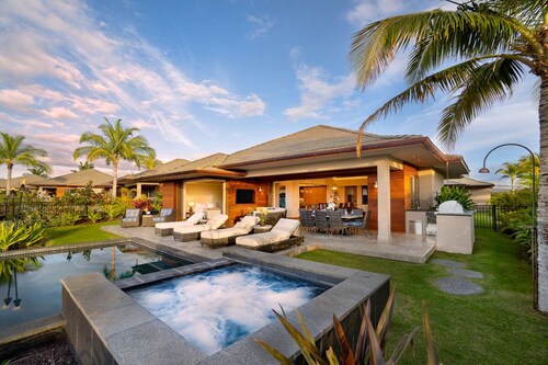 Laule'a 5: Luxury Home w/ Infinity Pool, Spa & Stunning Views