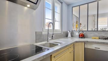 Fridge, microwave, oven, dishwasher