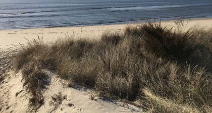 Bay Front Cottage in Historic Townbank