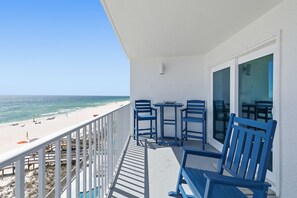 Property grounds - STUNNING 4TH FLOOR GULF FRONT CORNER UNIT with bunk beds (Pensacola)