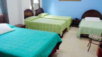 Phòng 4, 1 phòng ngủ, phòng tắm riêng | Bàn, khu vực làm việc phù hợp cho laptop