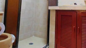 Gambar tidak terklasifikasi, 2 dari 8, tombol