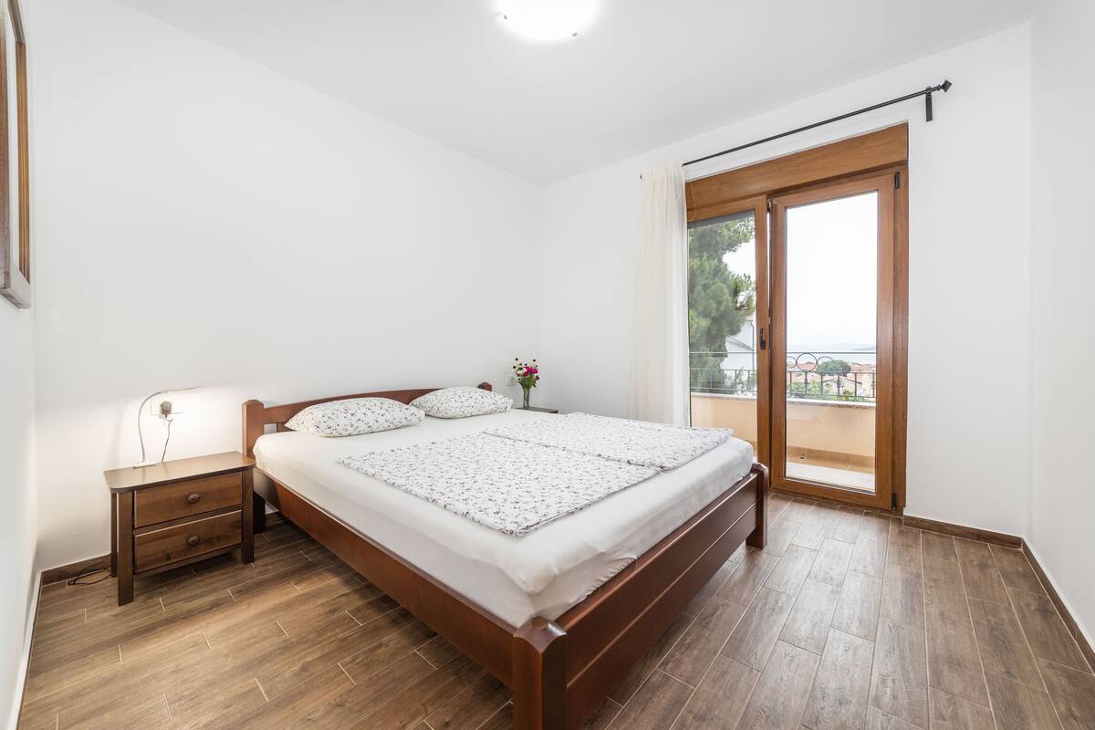 1 bedroom, premium bedding, down duvets, in-room safe