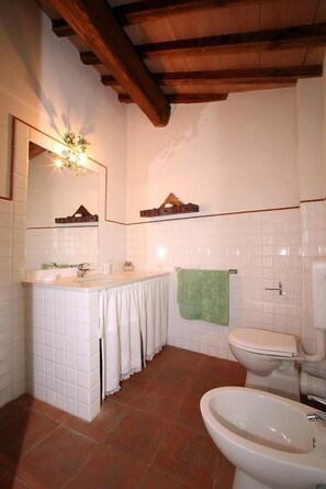 Shower, towels