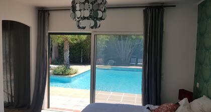 14 person villa, private pool, walking distance to beach and golf course, Golfe de St Tropez