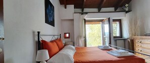 1 habitación, tabla de planchar con plancha y internet gratis 
