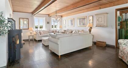 Maison confortable Ă Humble avec WiFi