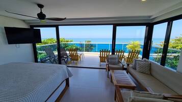 高級寢具、免費無線上網、床單