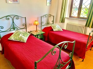 3 bedrooms, iron/ironing board