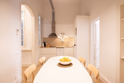Stylish apartment, very bright. Located in the center of Barcelona
