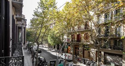 Stylish apartment, very bright. Located in the center of Barcelona