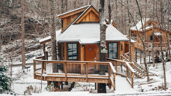 Exterior - The Willow Summary:<br>O (Gatlinburg)