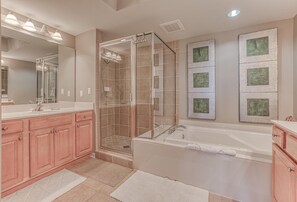 Bathroom - St. Lucia at Silver Shells 9th Floor 3BR/3BA ~ Heart of Destin! (Destin)