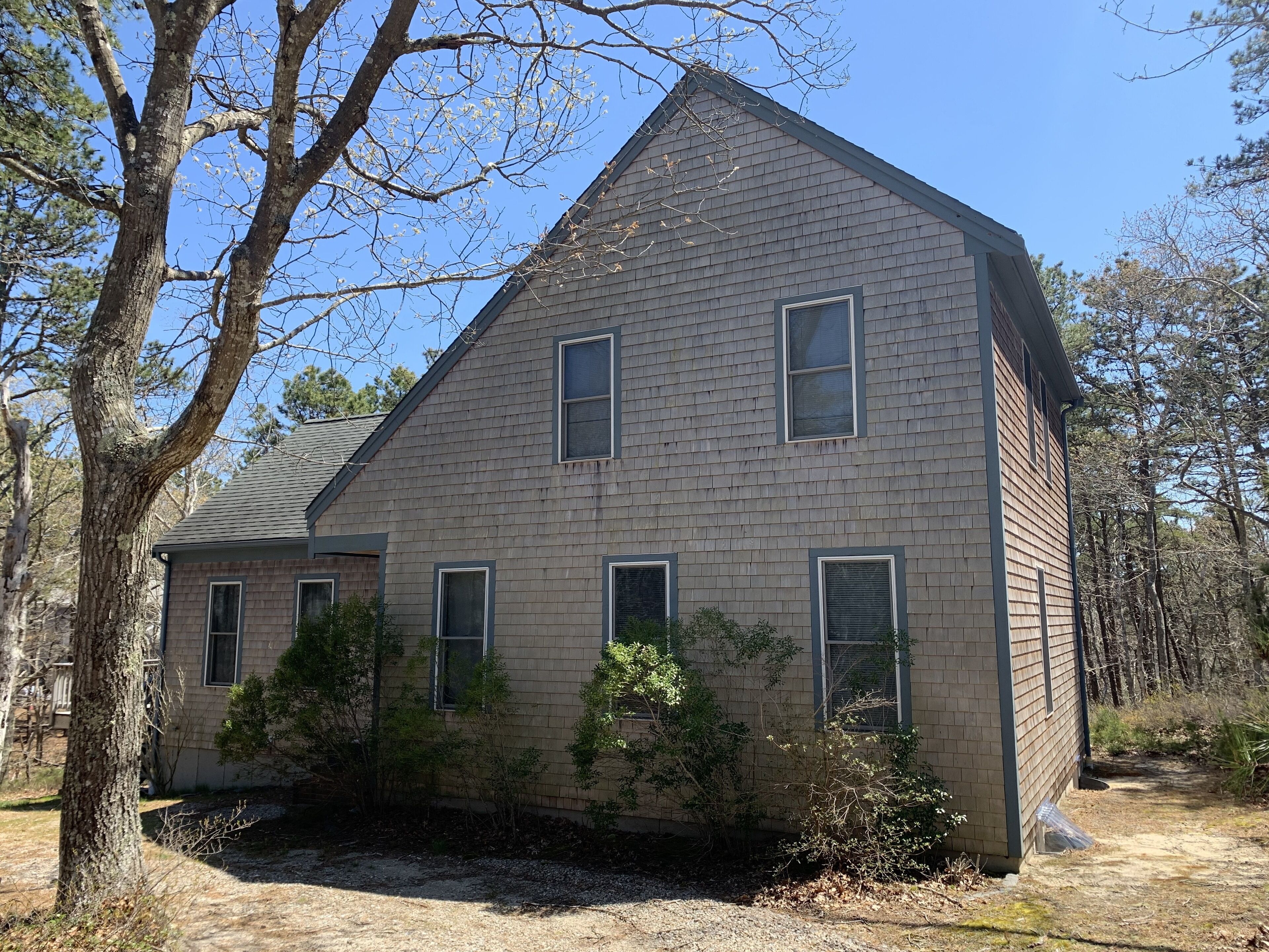 Easily Located Close To Gull Pond & Newcomb Hollow Beach (2190)