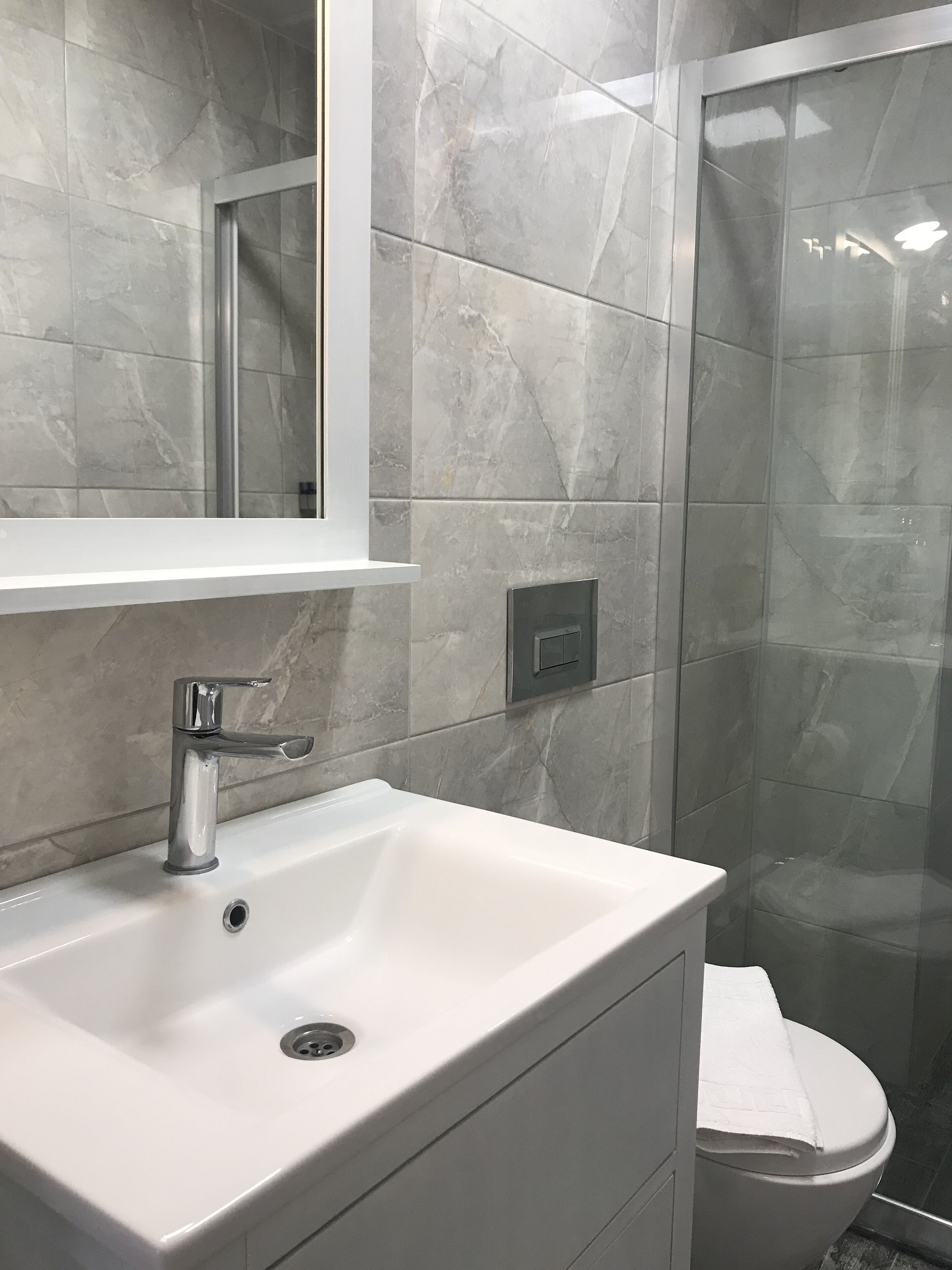 minibar, free wifi, bed sheets