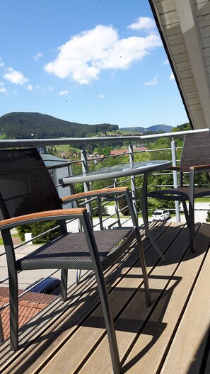 Outdoor dining - Schwarzwald Ferienapartment Andrea (Baiersbronn)