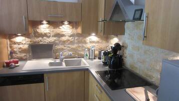 Réfrigérateur, micro-ondes, four, lave-vaisselle