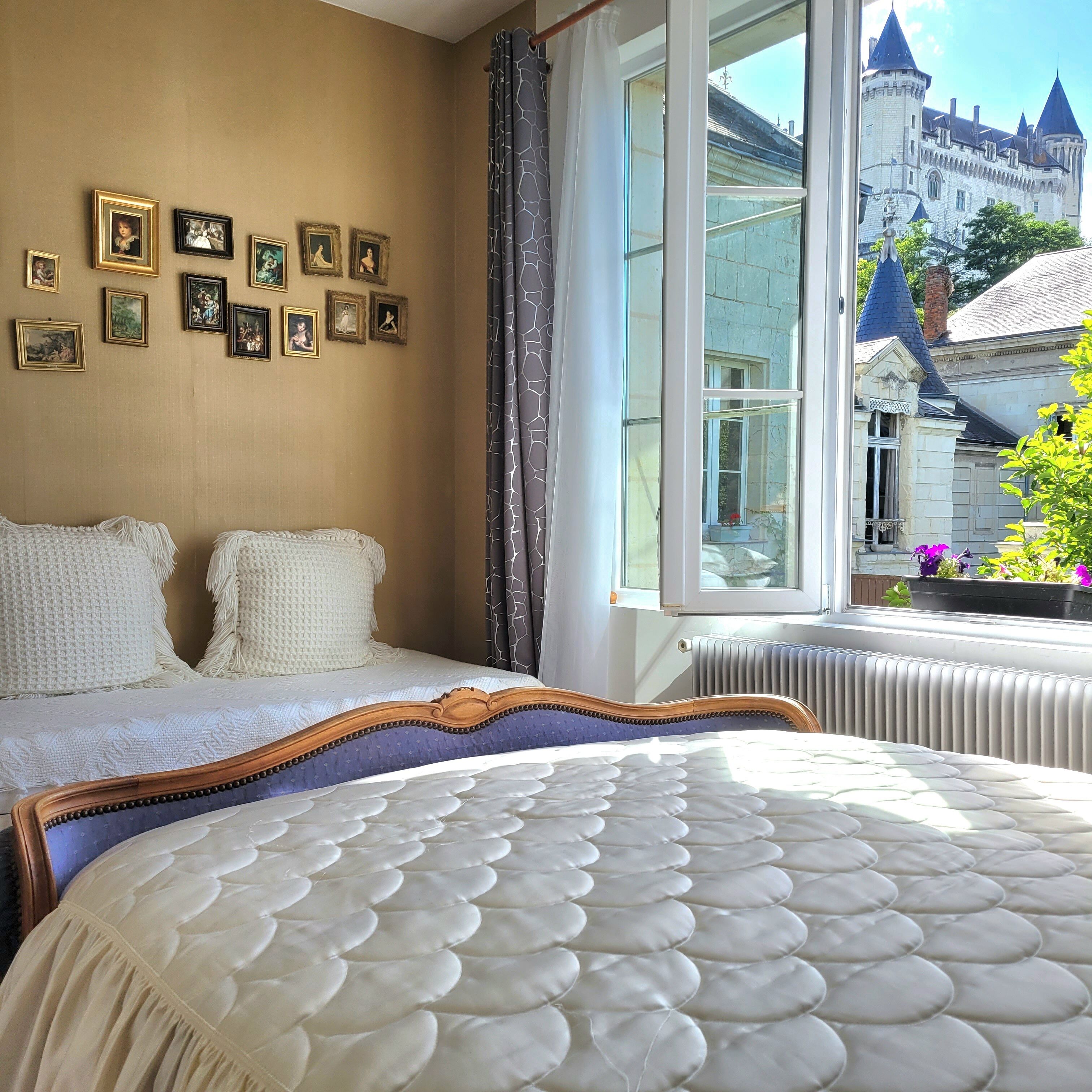 2 chambres, fer et planche à repasser, Wi-Fi, draps fournis