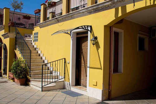 THE PINK HOUSE - LOVELY TWO-ROOM APARTMENT IN THE HINTERLAND OF CAGLIARI 